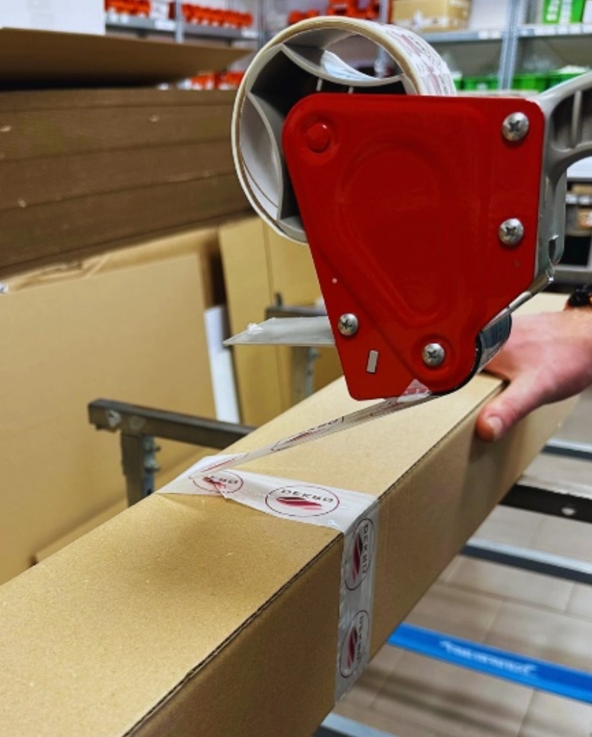 Bezpieczne pakowanie rolet do wysyłki